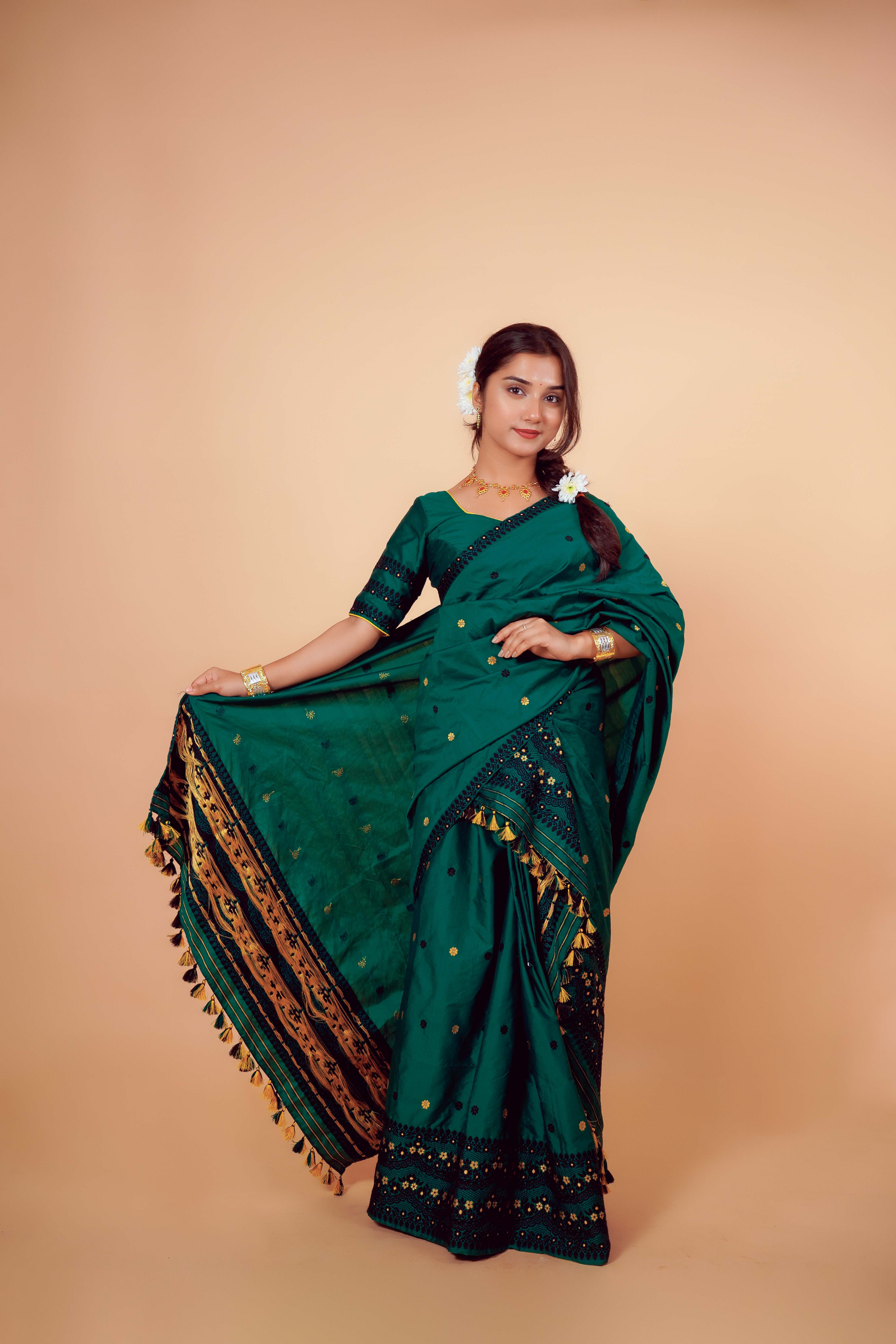 Assam Handmade Emerald Green Mixed Pat Silk Mekhela Chador